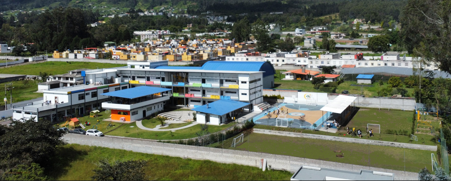 Campus del Colegio Cooper en el Valle de los Chillos